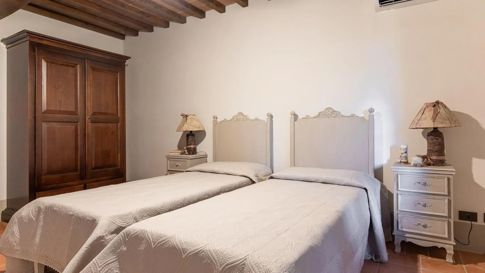 Villa Jasmine 8, Emma Villas Massarosa Italy